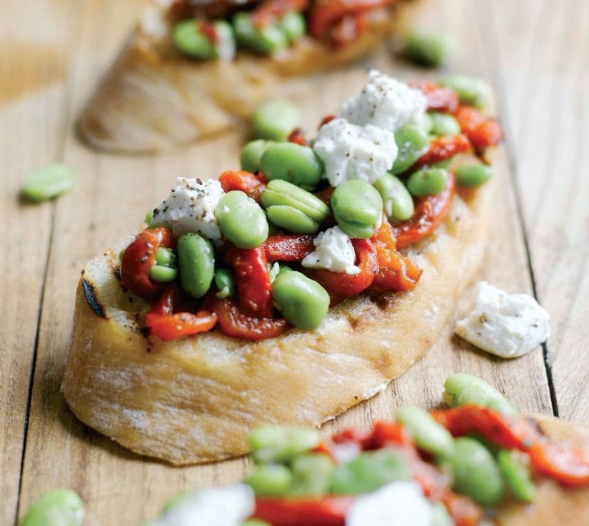 Crostini with Marinated Broad Beans, Peppers and Ricotta