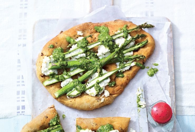 Easy Asparagus and Ricotta Pizzas Recipe: Veggie