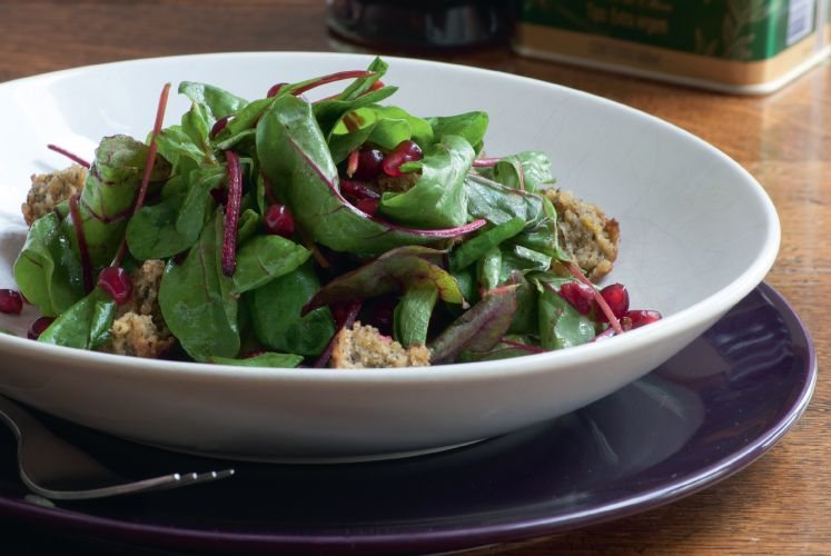 Leafy Salad with Pomegranate Dressing Recipe: Veggie