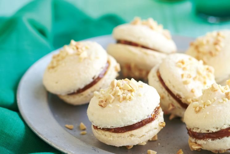 Macarons with Peanut Butter Caramel Crunch Recipe: Veggie