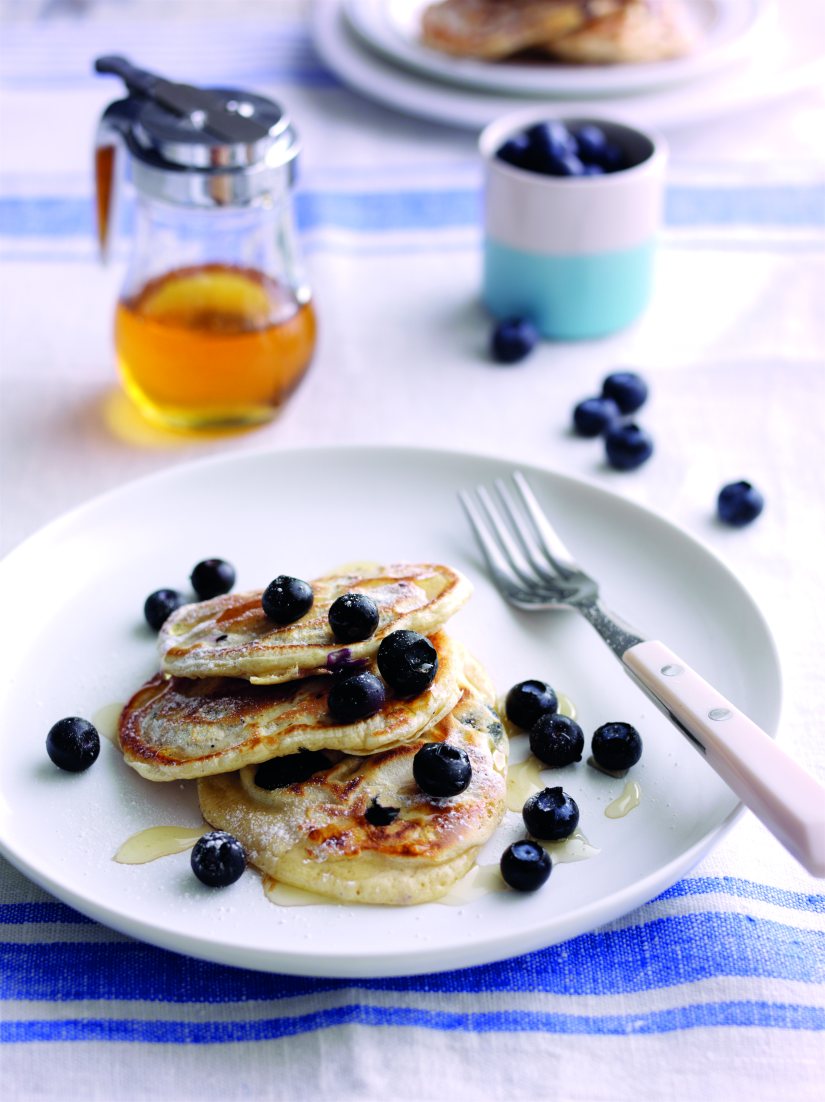 Spelt and Vanilla Blueberry Pancakes with Agave Syrup Recipe: Veggie
