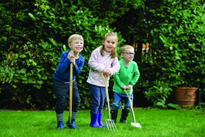 Essential eco-friendly tools for mini gardeners