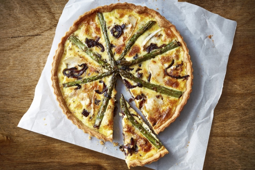 Asparagus and Cheese Tart