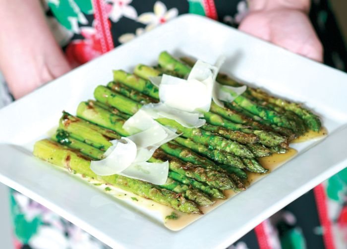 Barbecued Asparagus with Lemon and Mint Butter Recipe: Veggie