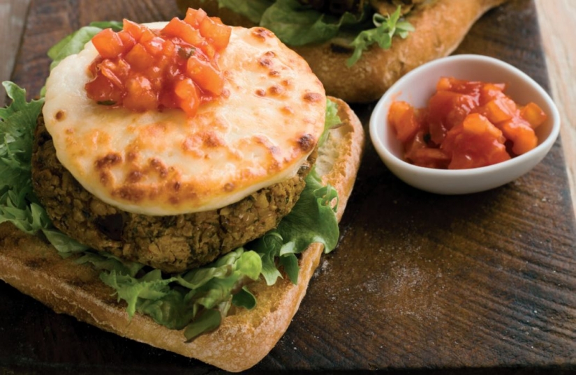 Chickpea Burgers with Halloumi Burger Slices