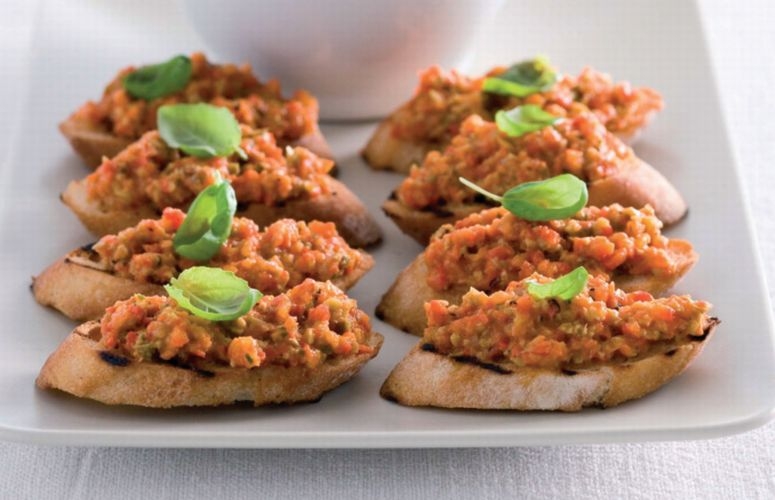 Crostini with Roasted Red Pepper Tapanade