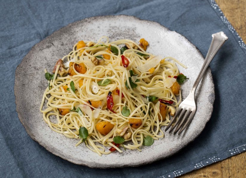 Linguine with Roast Squash, Manchego and Walnuts Recipe: Veggie Magazine