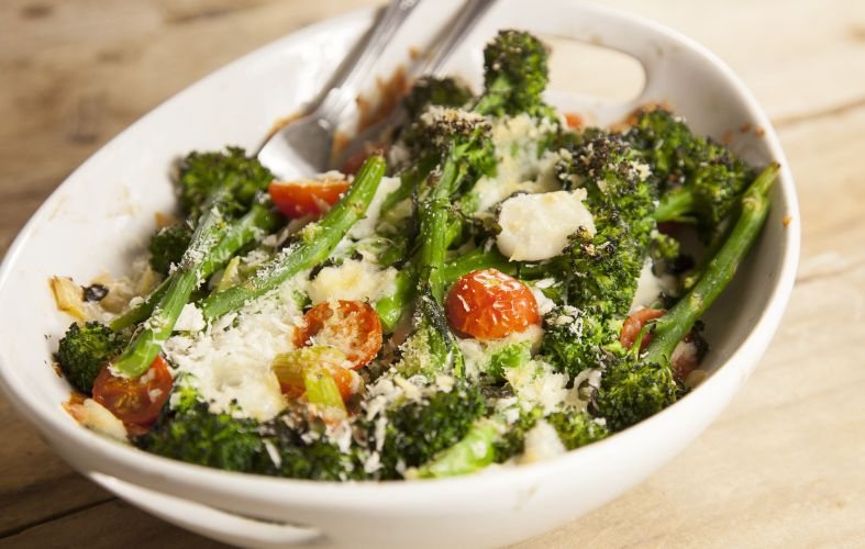 Purple Sprouting Broccoli, Mozzarella and Tomato Bake Recipe: Veggie Magazine