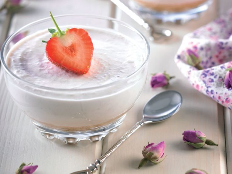 Strawberry and Rose Mousse Cheesecake Pots Recipe: Veggie