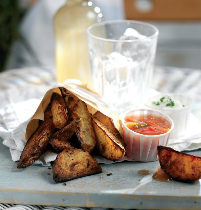 Oven-baked Potato Wedges with Soft Cheese and Sweet and Sour Dips Recipe: Veggie
